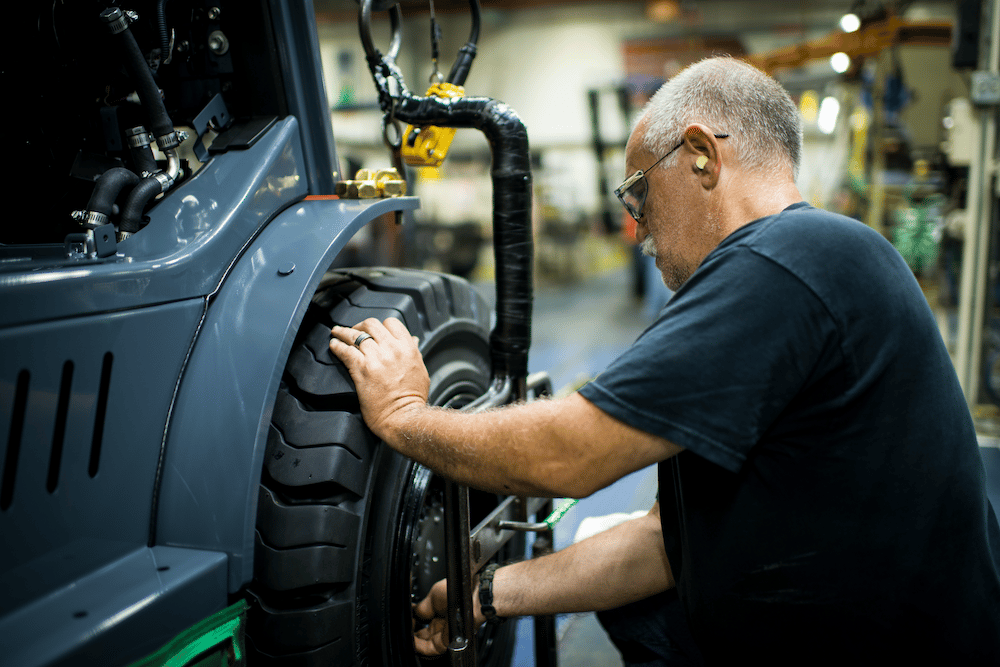 Shoppas Forklift Tires - The Smart Guide to Buying Forklift Tires - Shoppa's Material Handling