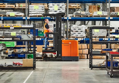 Order Picker - How to Choose the Right Lift for Your Operation - Shoppa's Material Handling